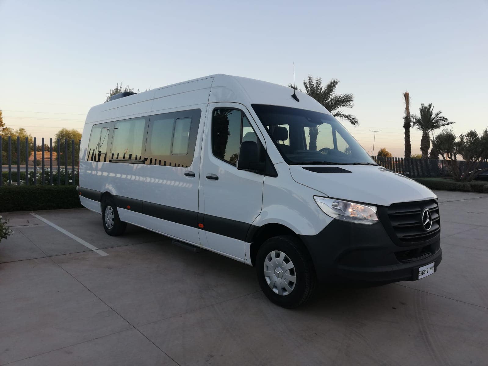Location Mercedes Sprinter 17 places Marrakech