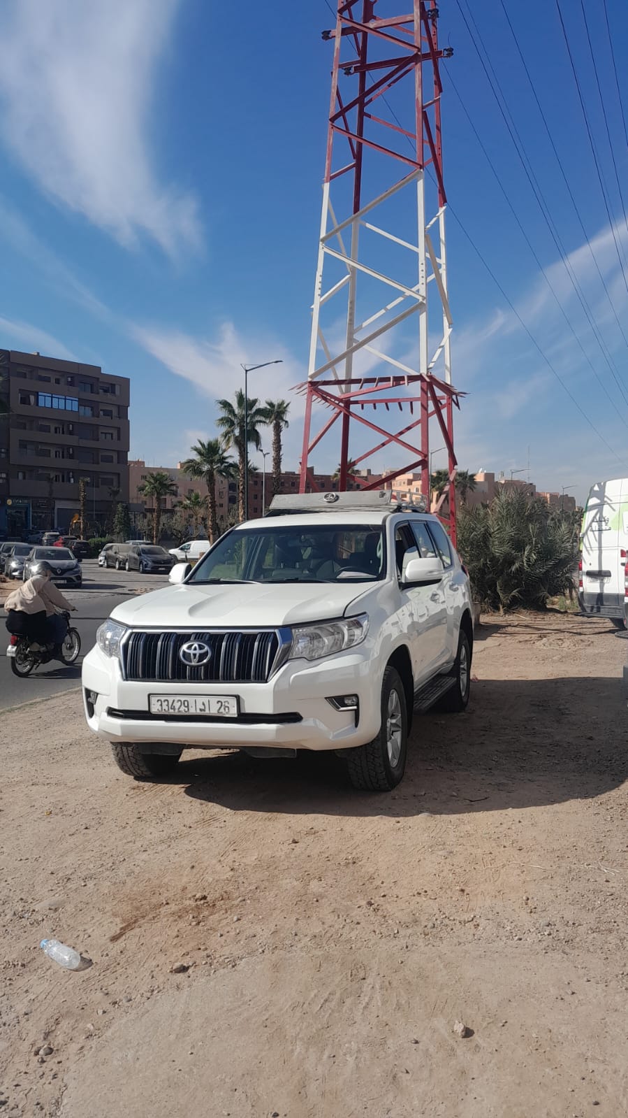 Toyota Prado location voiture luxe Marrakech Gueliz centre-ville