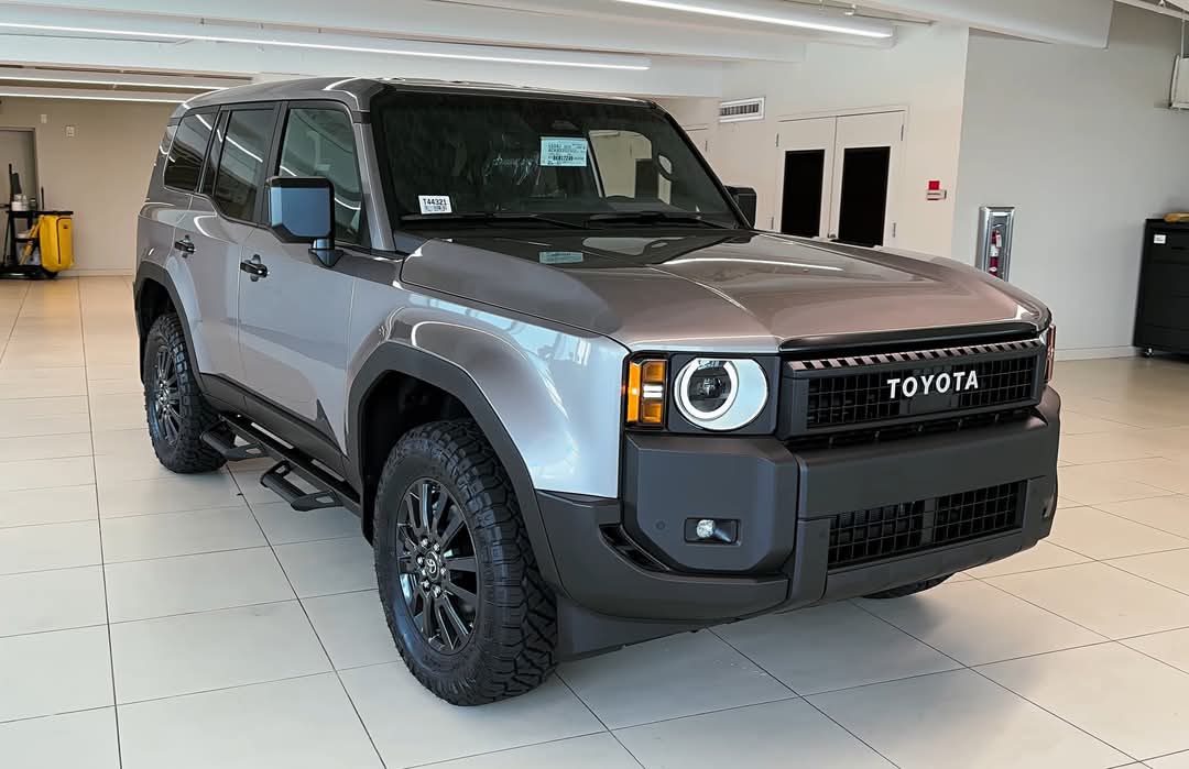 Location 4x4 Toyota showroom moderne Marrakech garage
